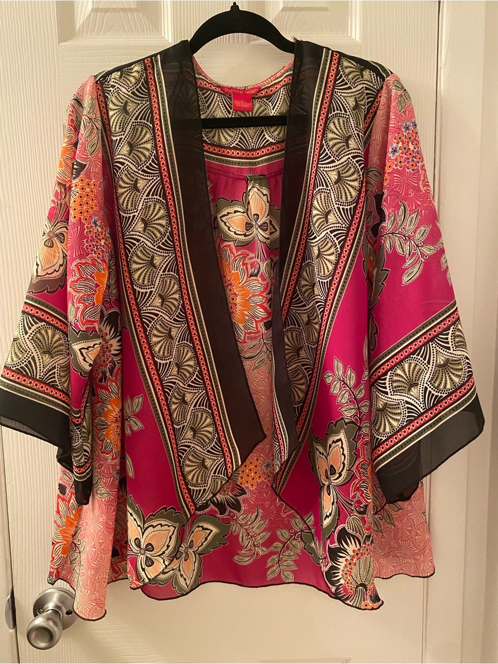 Sunny Leigh Floral Chiffon Kimono - Pink & Black Size M. Stunning Pattern! - Picture 1 of 5